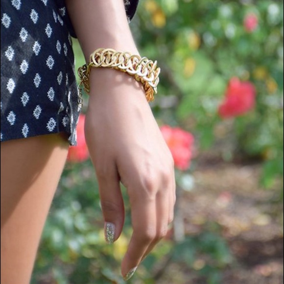 Chunky Gold Links Bracelet; NEVER WORN - Picture 2 of 2